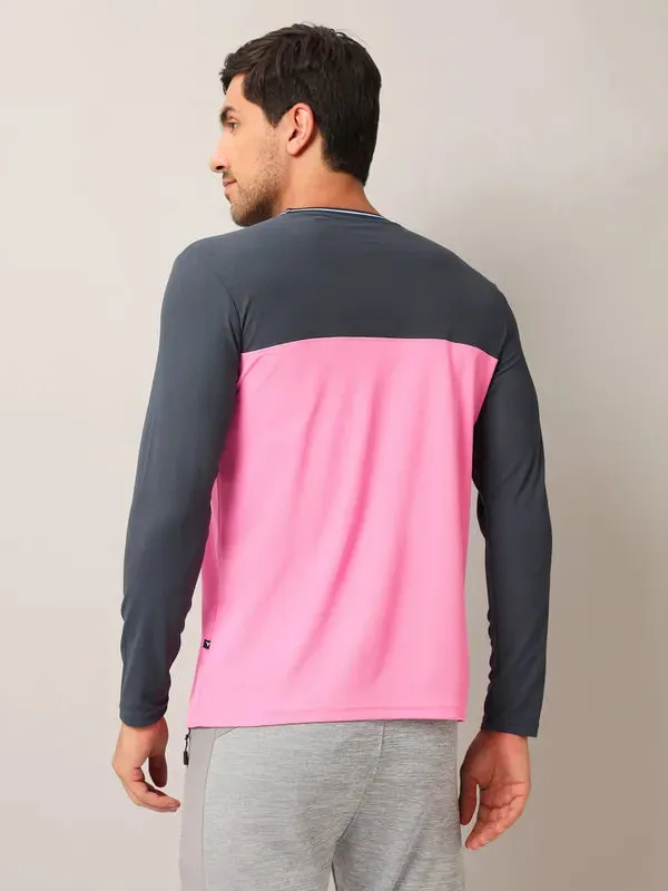 Men Colorblock Slim Fit Crew Neck T-shirt with MATPIQ