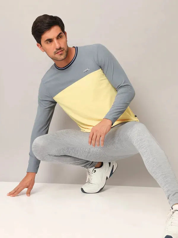 Men Colorblock Slim Fit Crew Neck T-shirt with MATPIQ