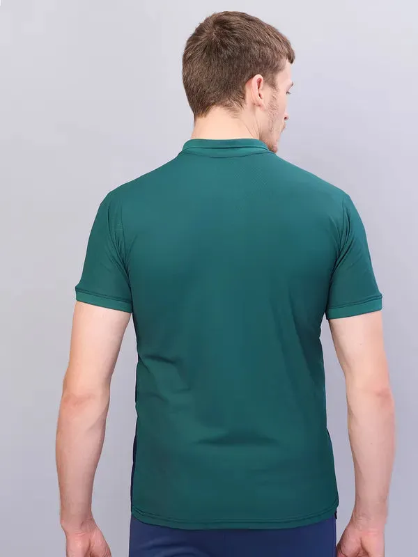 Men Colorblock Slim Fit Polo T-shirt with MATPIQ