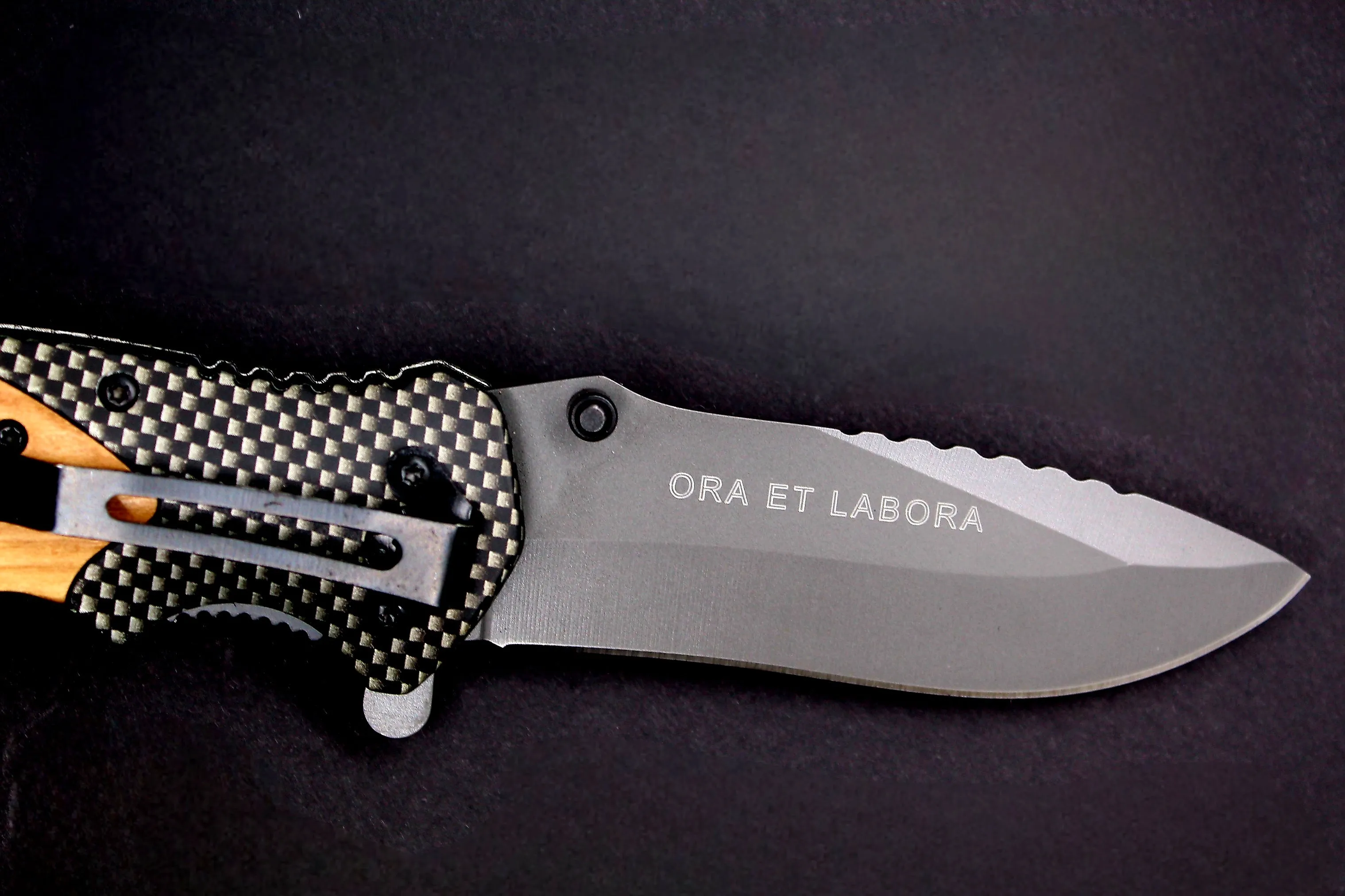 Ora Et Labora Knife